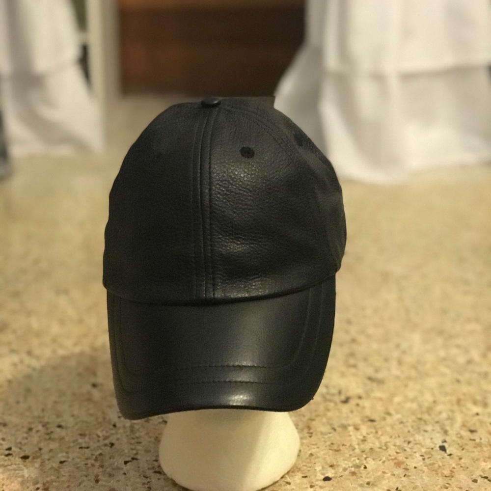 Men black hat 🧢